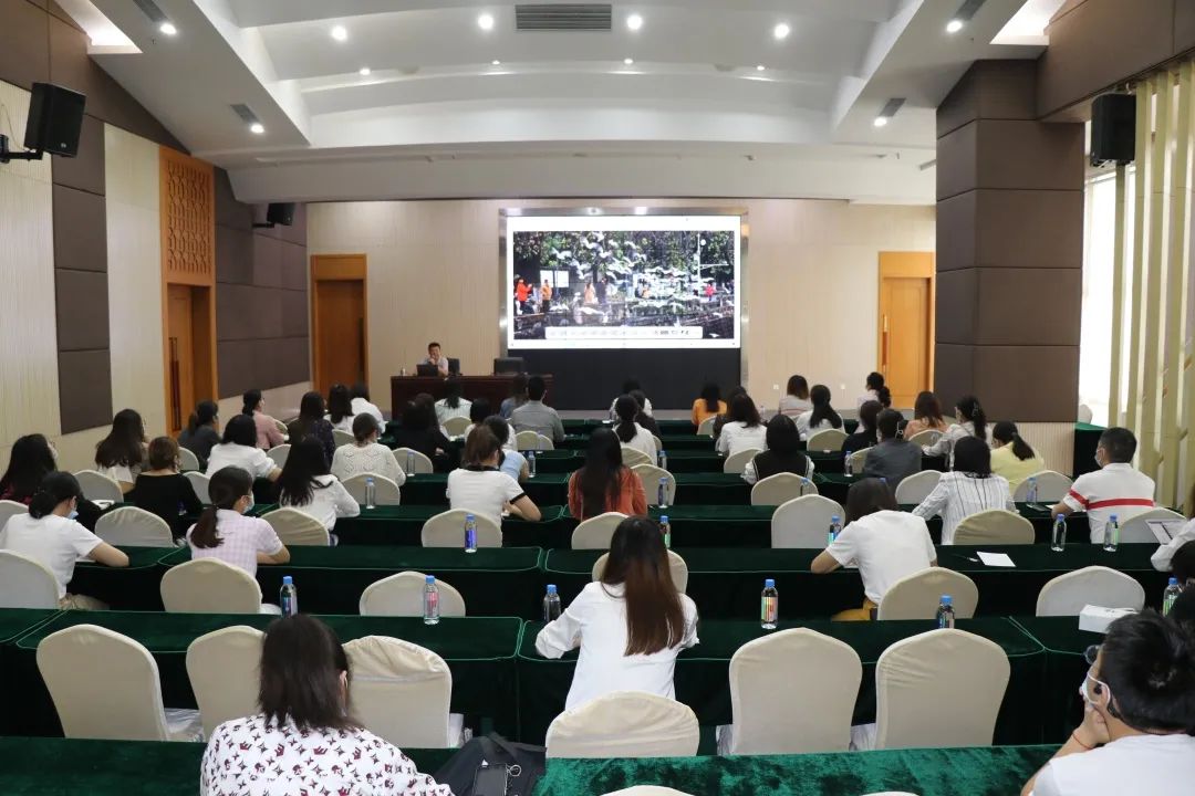拍好圖片、講好故事、樹好形象——集團公司工會開展“職工素質(zhì)提升課堂”之《攝影入門及提高》培訓(xùn)